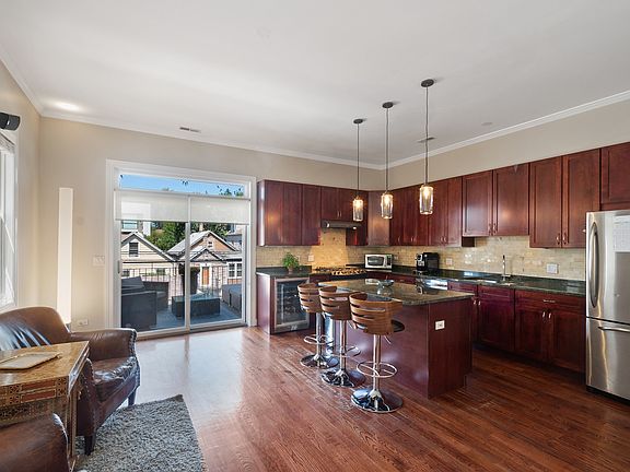 4th image of 2914 W Palmer St #3