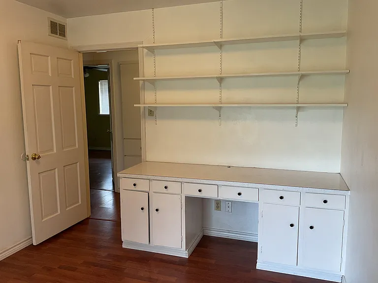 2205 Ridge Crest Dr — Photo 8