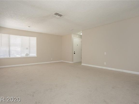 5th image of 505 N Torrey Pines Dr