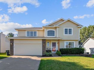 9208 Longview Dr, Johnston, IA 50131