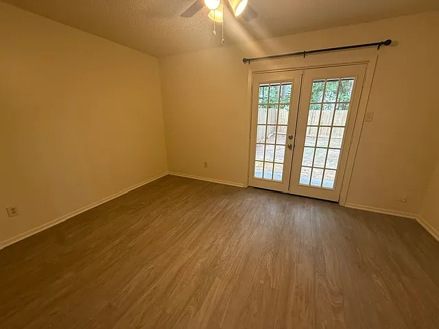 3 bed, 1000 sqft, $1,395 — Photo 3