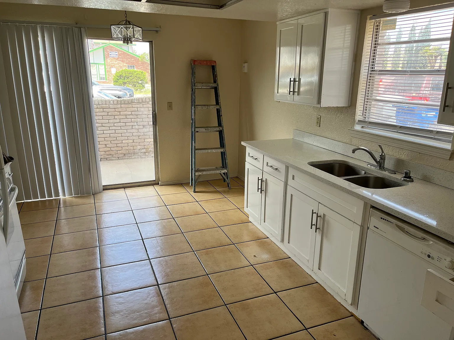 3 bed, 1250 sqft, $1,375 — Photo 4