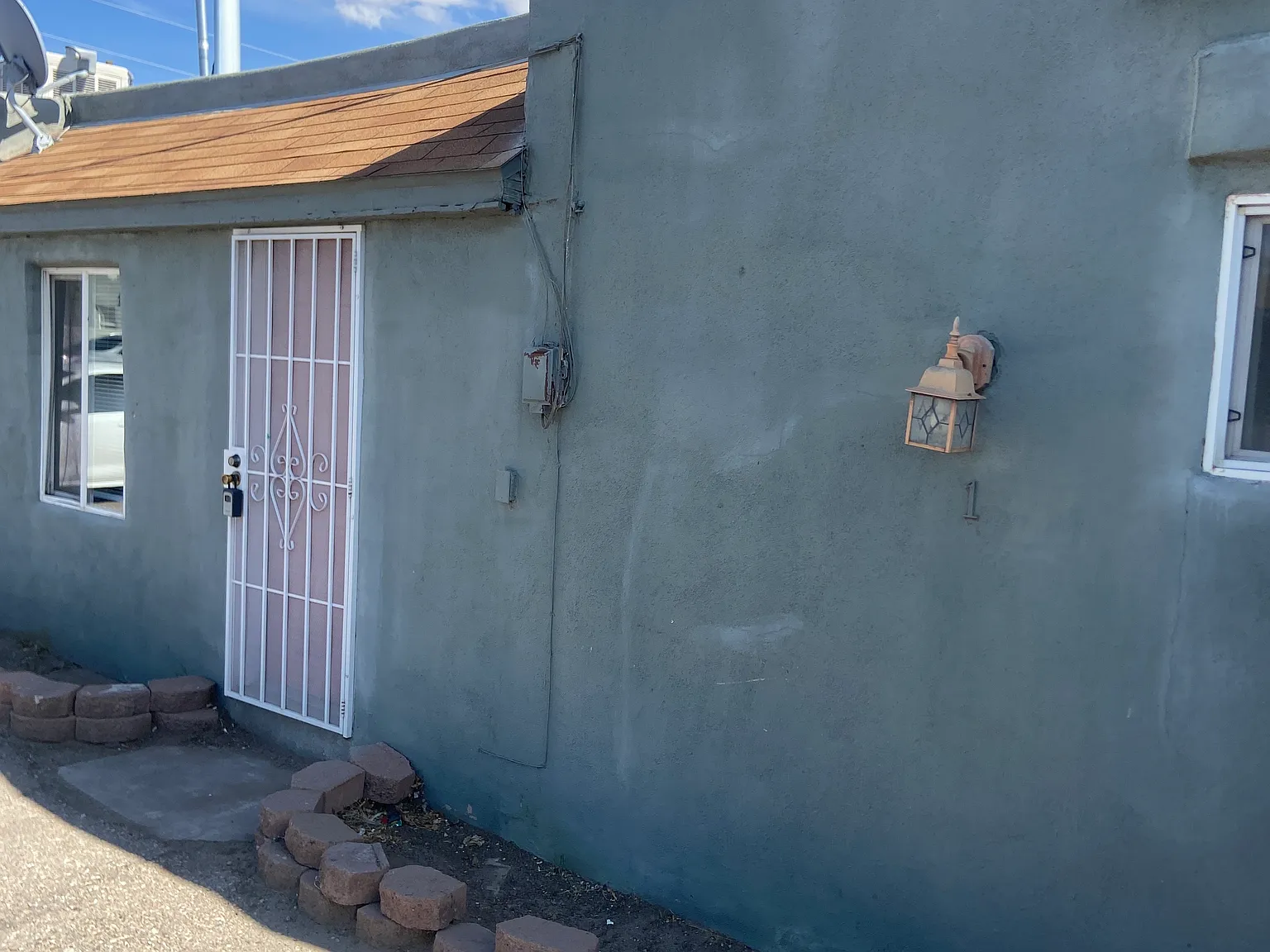 Updated 2 bed / 1 bath in the Near North Valley — Photo 4