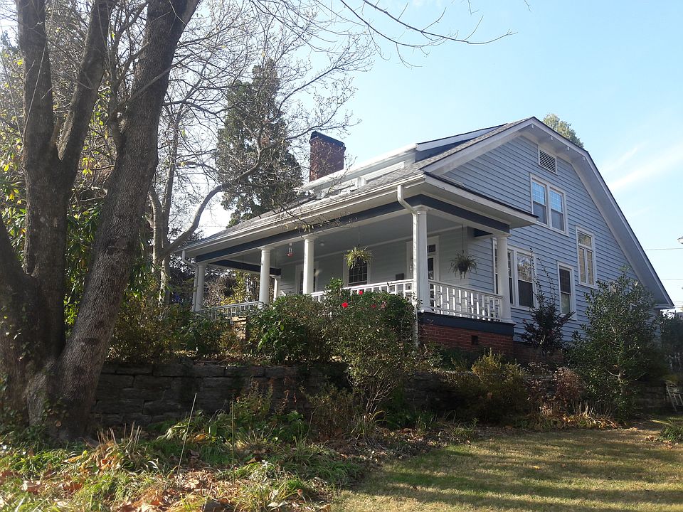 1st image of 525 4th Ave W