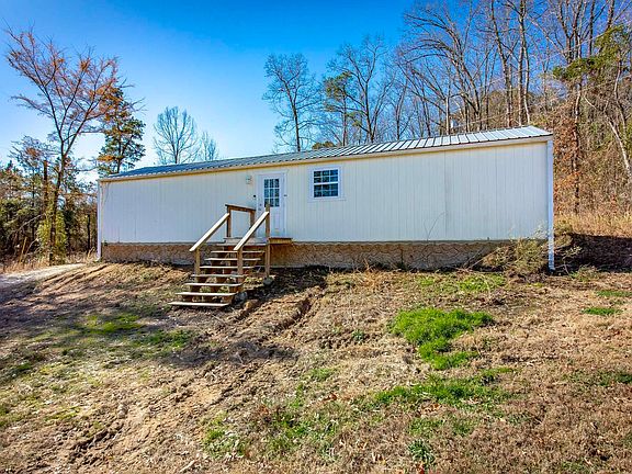 4th image of 701 Peach Dr