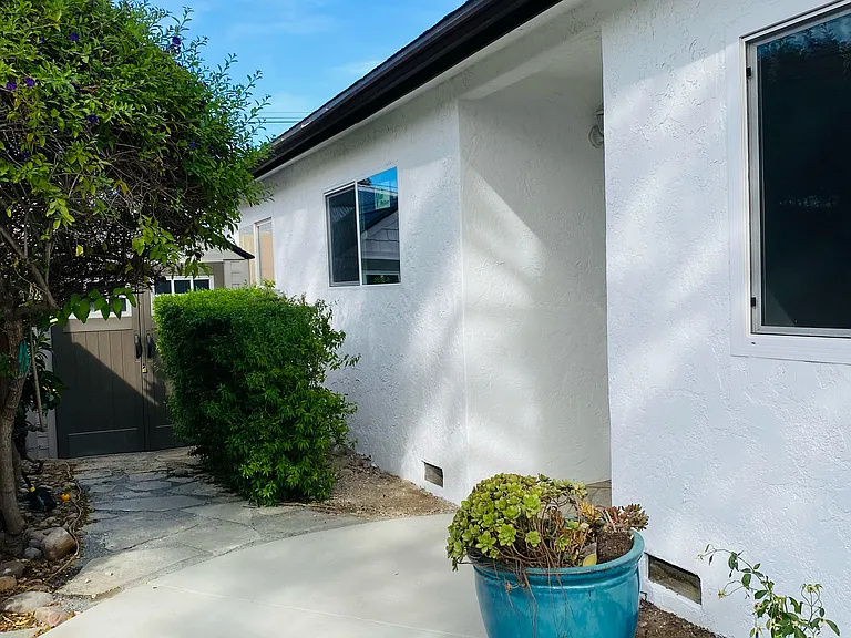 4963 Hawley Blvd — Photo 2