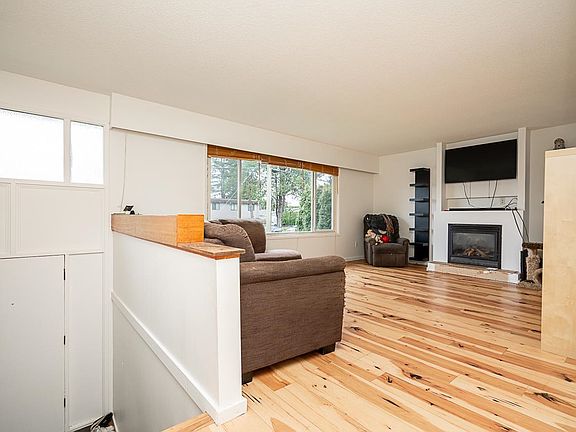3rd image of 2995 268a St