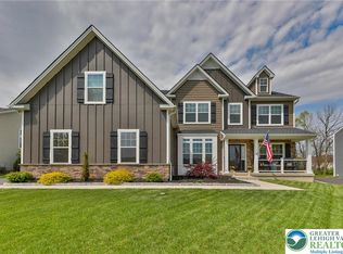 912 Fairway Dr, Easton, PA 18040