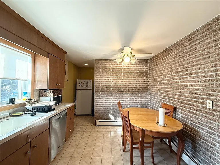 540 Main St #2 — Photo 4