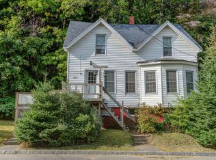 203 Riverside Dr, Auburn, ME 04210
