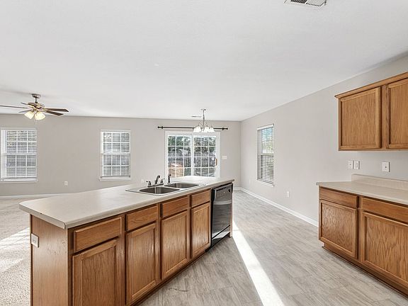 2nd image of 205 Hawthorne Creek Ct