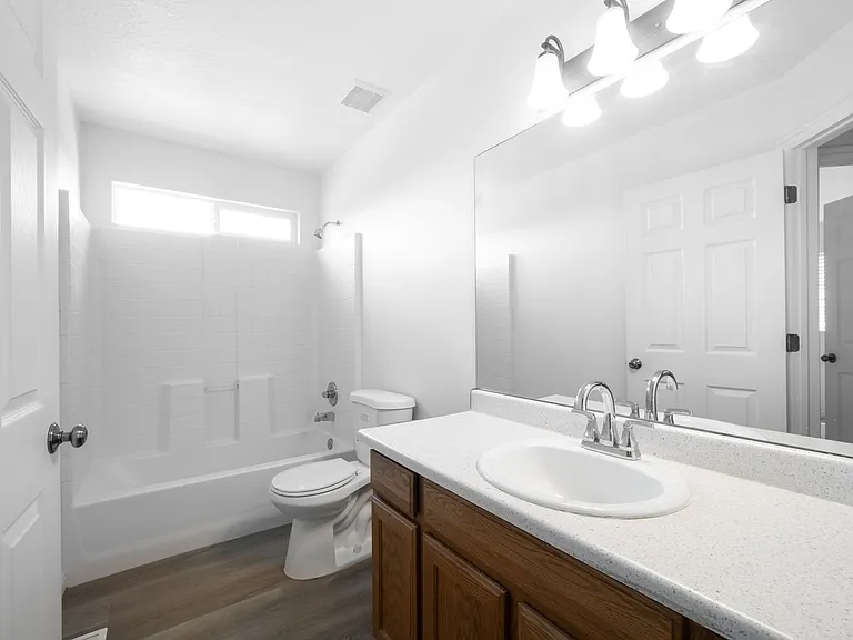 1162 S 1430 E — Photo 11
