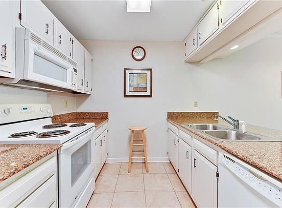 3rd image of 111 Catalpa Ln