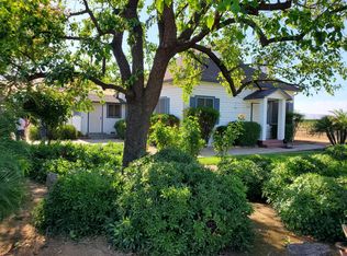 10587 Monson Ave, Dinuba, CA 93618