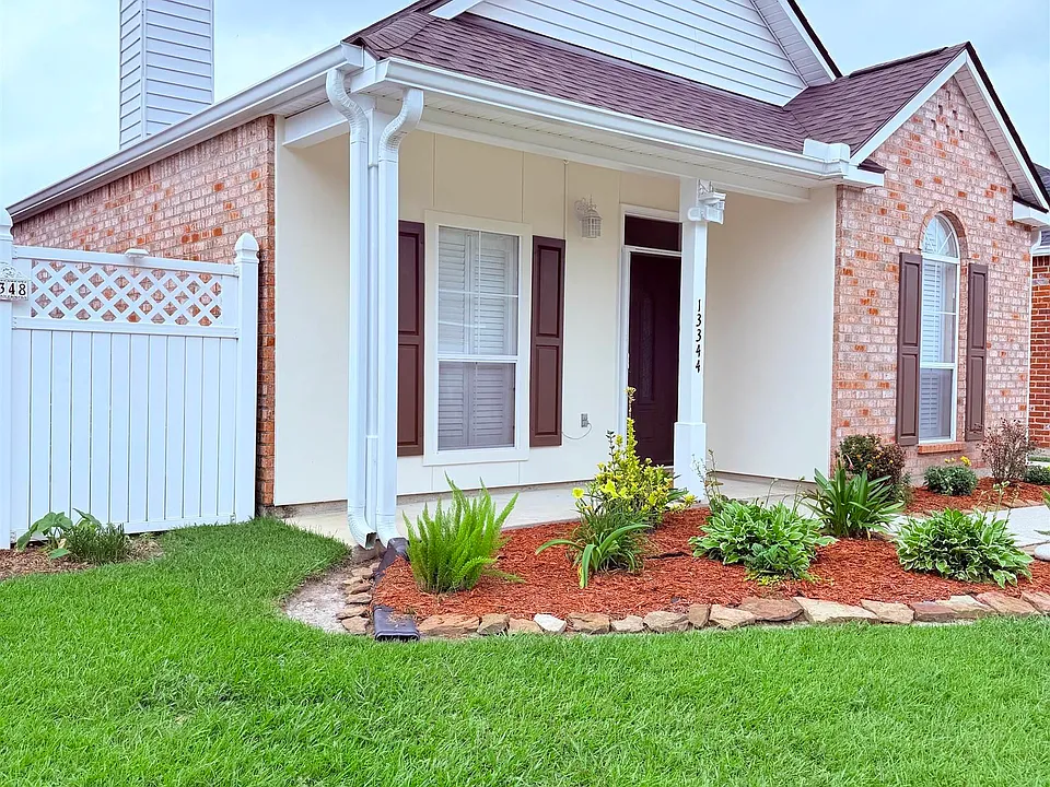 13344 Natchez Ct