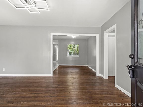 5th image of 2908 Elgin St