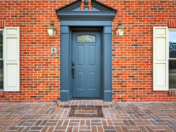 72 Spring Lake Way, Shreveport, LA 71106