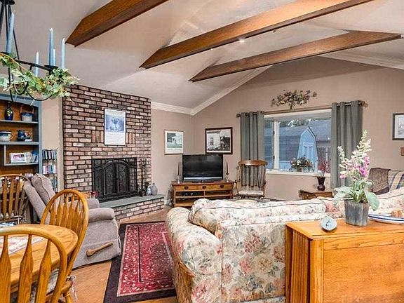 3rd image of 60 Woodpecker Ln