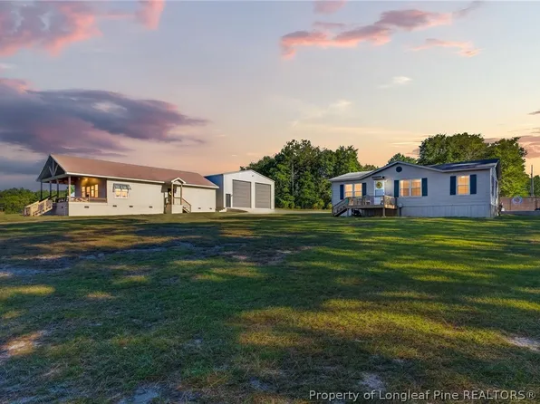 1744 Sampson Acres Dr, Clinton, NC 28328