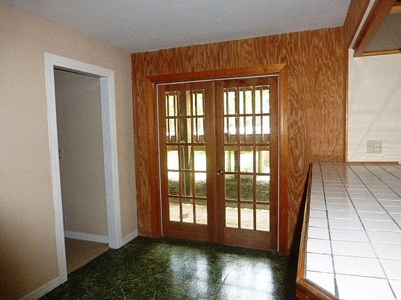 3rd image of 211 Bocilla Dr