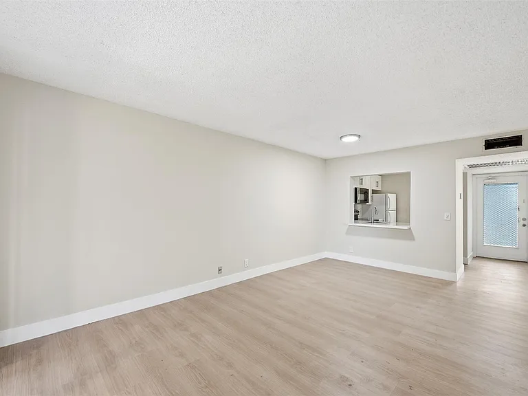 9430 Poinciana Pl #409 — Photo 11