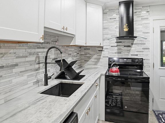5th image of 204 Denton Place