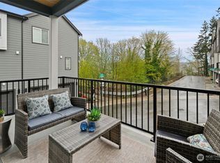 18829 67th Dr NE #6, Kenmore, WA 98028