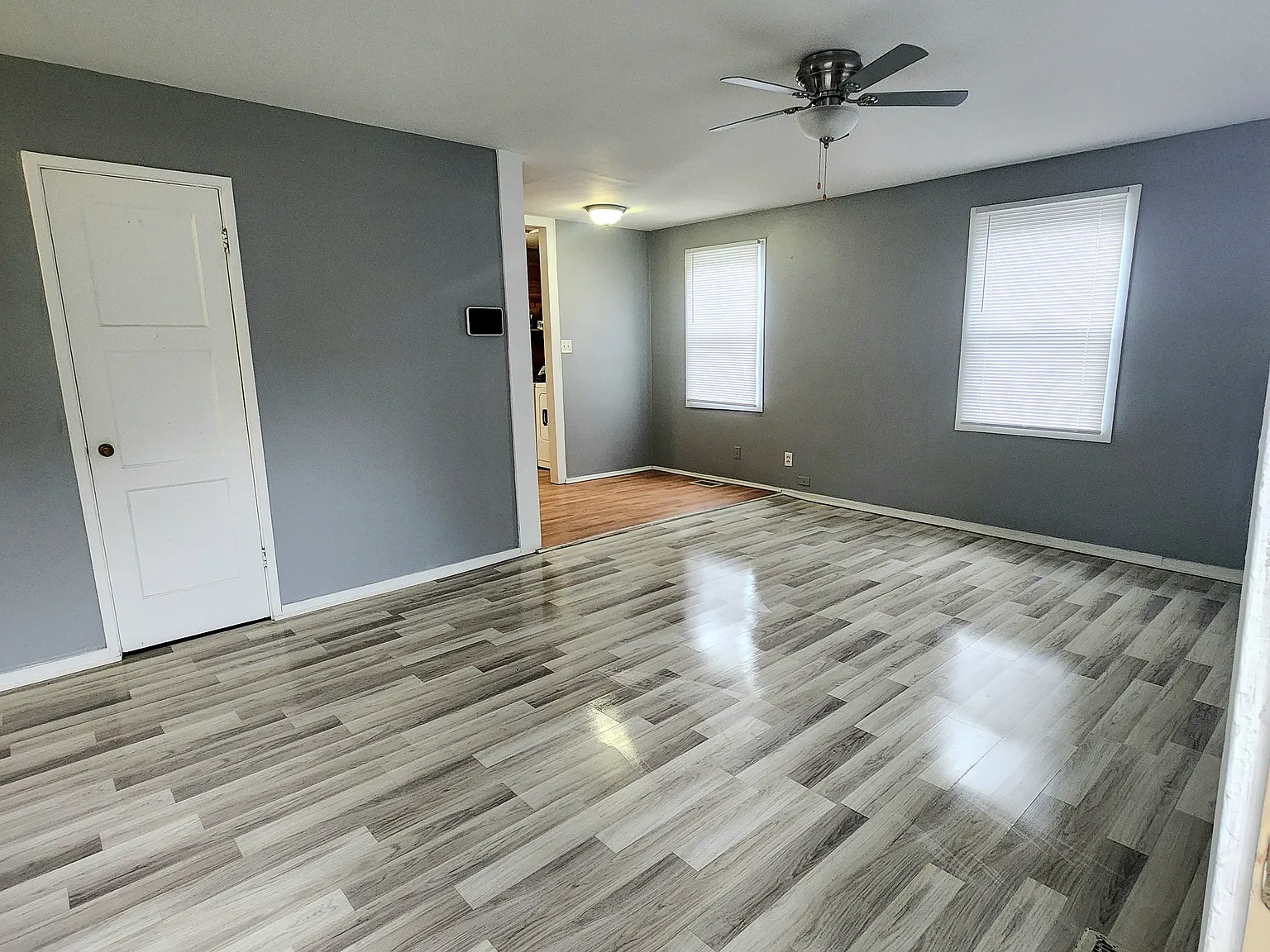 3 bed, 1200 sqft, $2,100 — Photo 4