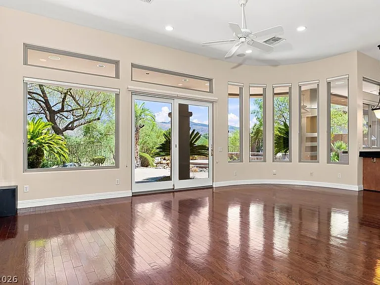 6 Old Marsh Ct — Photo 11