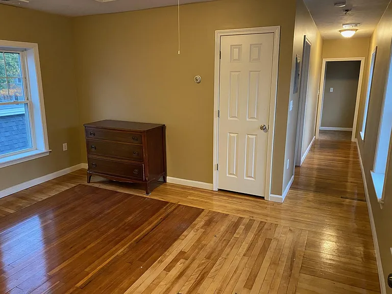 17 Whitman Ave #2R — Photo 5
