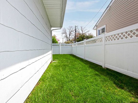 5th image of 1458 Hemlock Ave