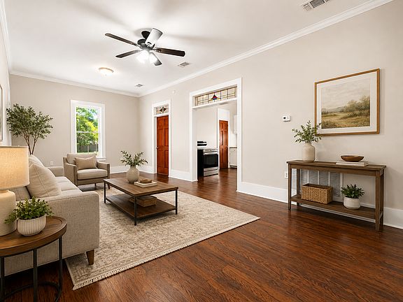 3rd image of 2208 Coggin Ave