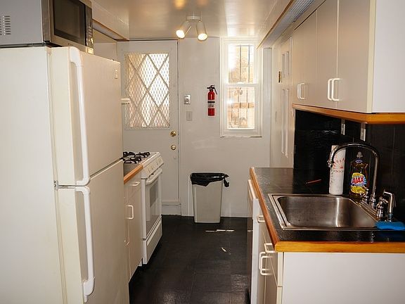 3rd image of 37 Bay 10th St #2