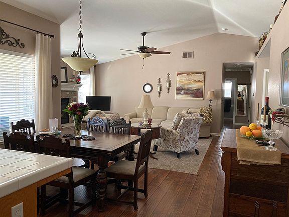 4th image of 2603 E Everglade Ave