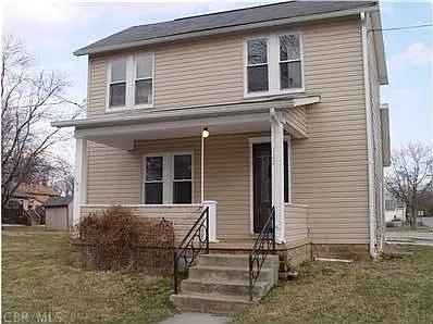 222 Walnut St photo 1