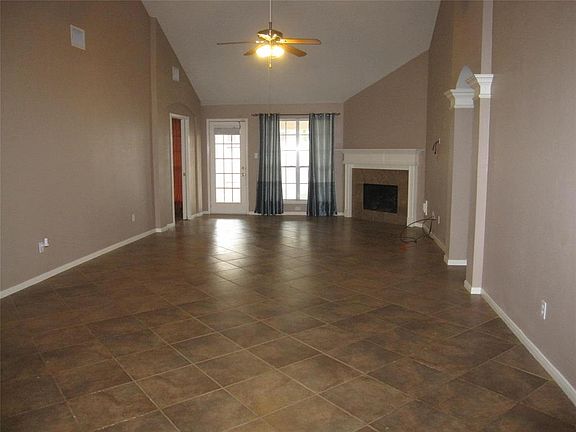 5th image of 2314 Glendavon Ln
