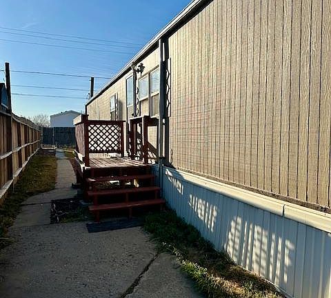 3rd image of 148 Williams St
