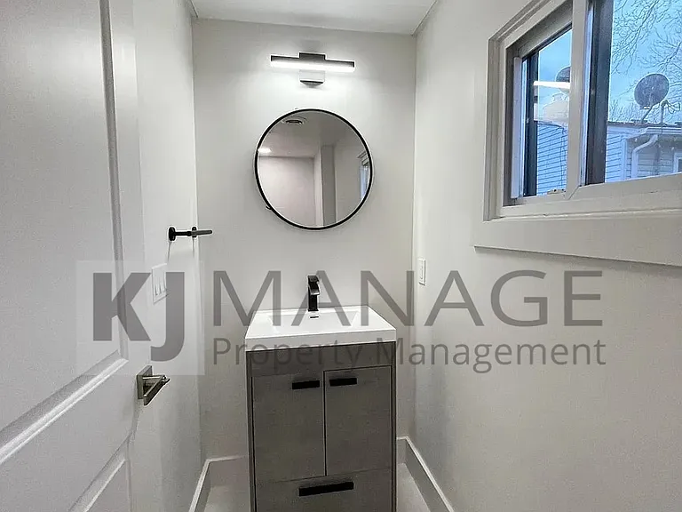 90 W Meyers Ave — Photo 14