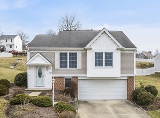35 Pacers Ridge Dr, Canonsburg, PA 15317