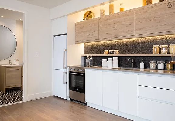 3rd image of 1068 Fulton St #4CR