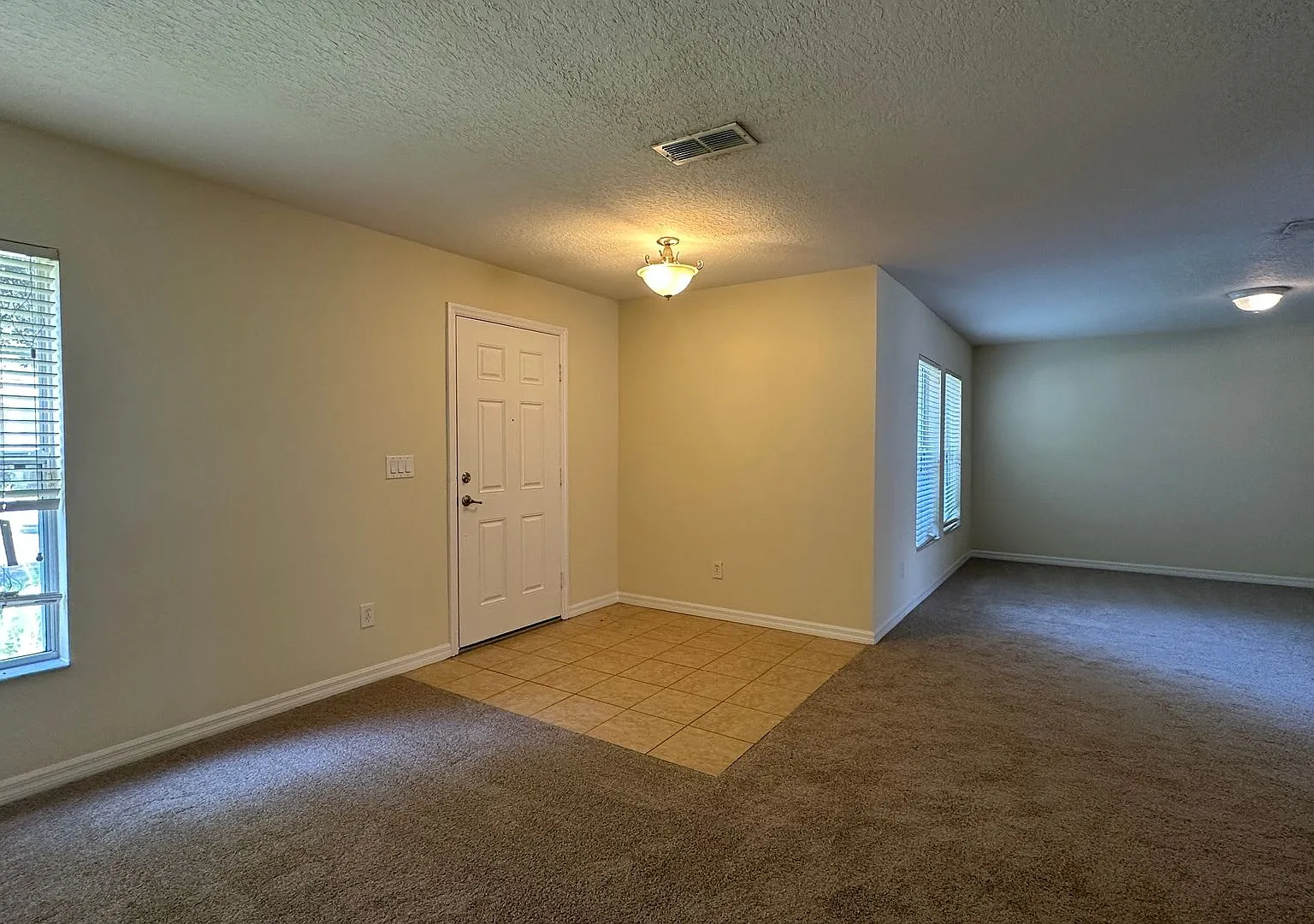 Gorgeous 6 Bed 3.5 Bath Plus Loft Home For Rent In Orlando, Fl Lawn Care Included — Photo 3