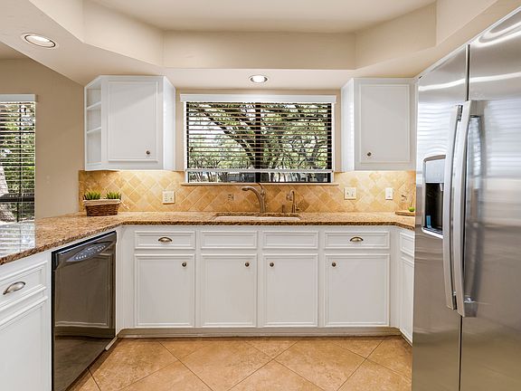 Plenty of cabinet spaces!
