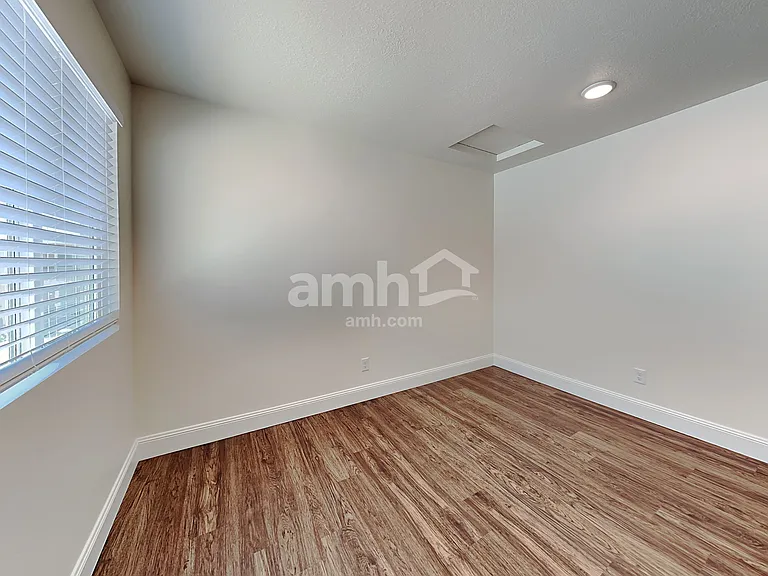 2635 W 3290 S — Photo 14