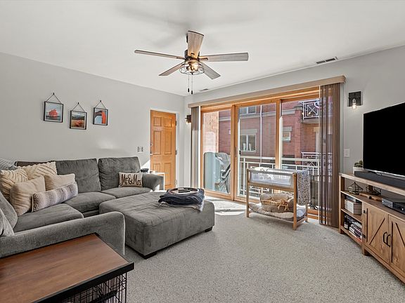 2nd image of 5965 N Northwest Hwy APT 201