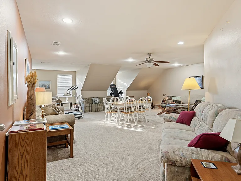 2720 Oates Dr — Photo 48