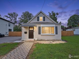 18 Tappen St, Avenel, NJ 07001