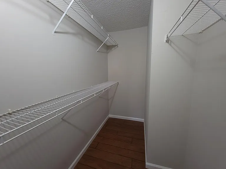 324 Weeping Willow Dr — Photo 10