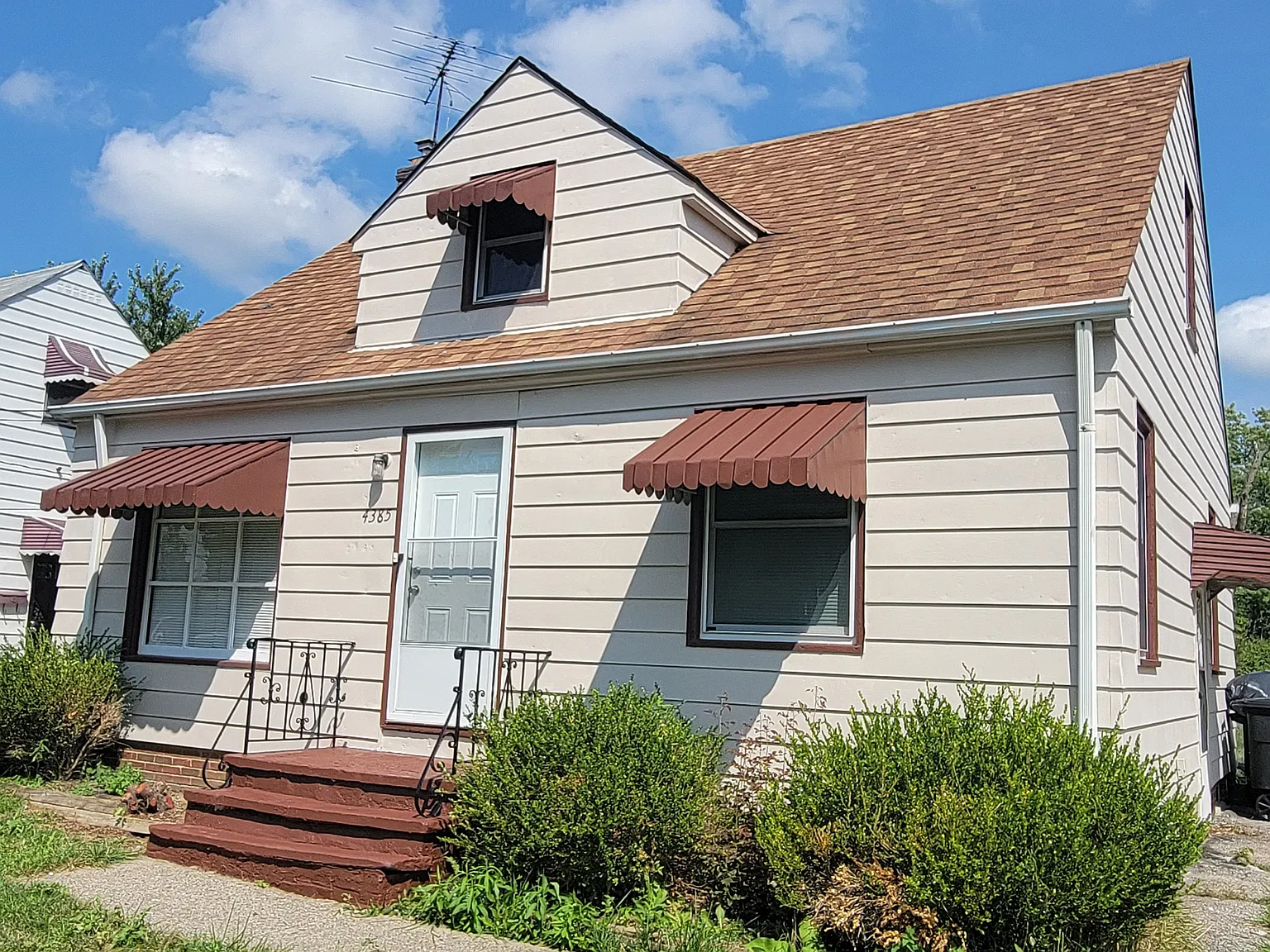3 bed, 1.5 bath, 1092 sqft, $1,200 — Photo 2