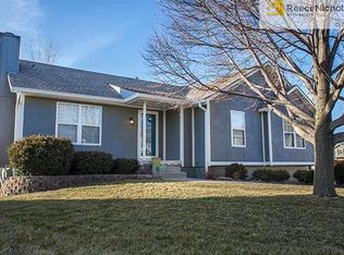 2001 NE Summerfield Ct, Blue Springs, MO 64029