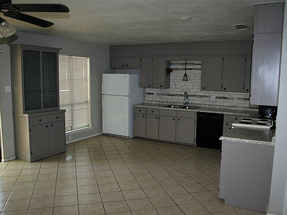 4th image of 1030 Glenna St